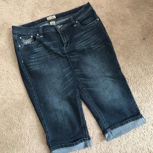 Denim capri’s with jewels on pockets